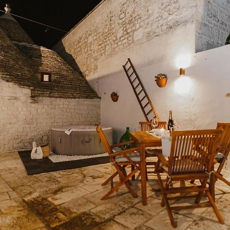 Milestones Modern Suite Trullo Jacuzzi Spa & Relax Alberobello Buitenkant foto