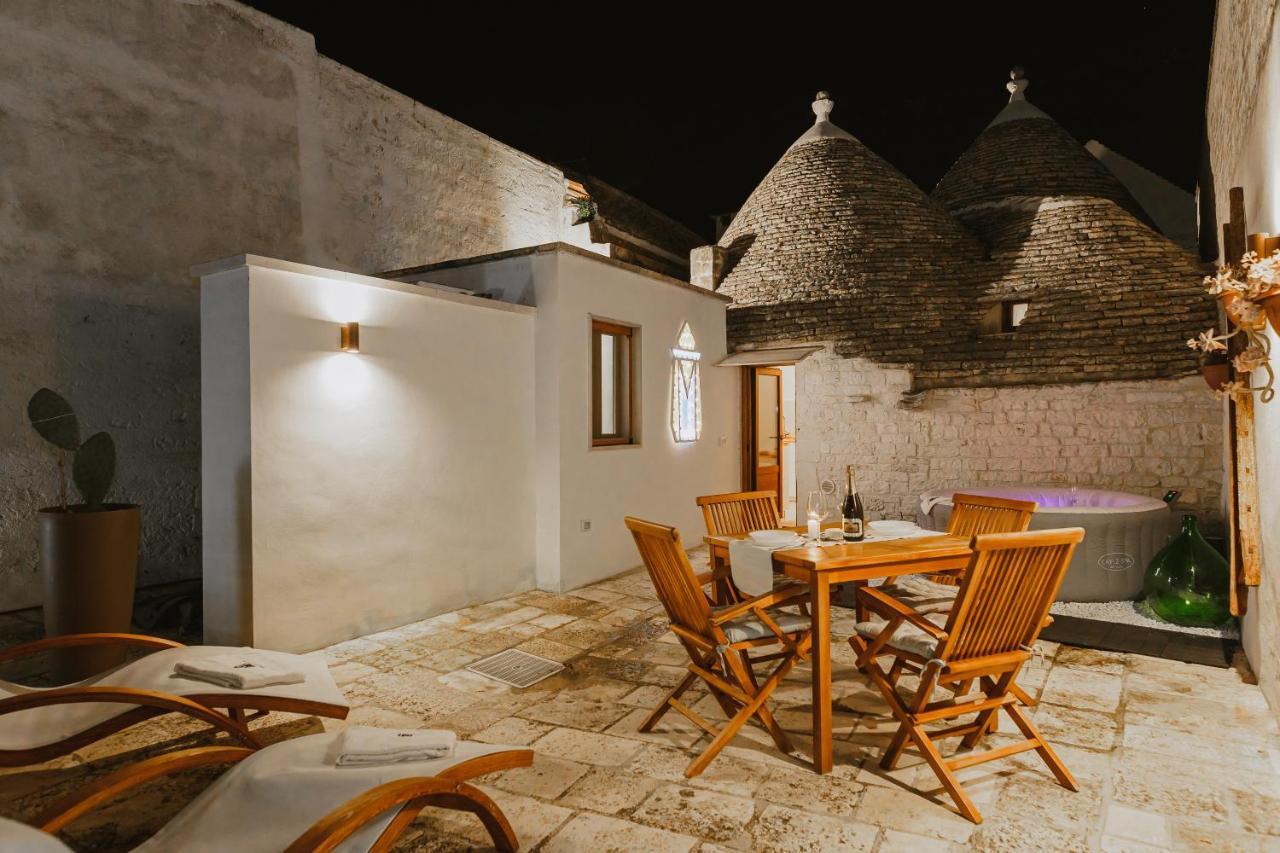 Milestones Modern Suite Trullo Jacuzzi Spa & Relax Alberobello Buitenkant foto