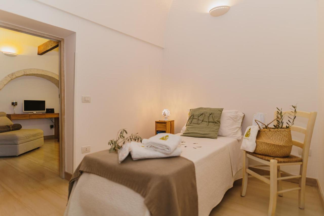 Milestones Modern Suite Trullo Jacuzzi Spa & Relax Alberobello Buitenkant foto